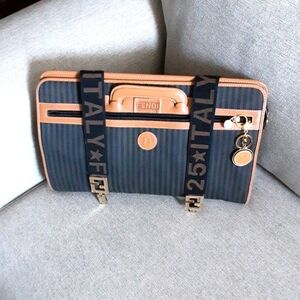 Fendi crossbody messenger-laptop bag  Unique Beautiful Firm price Deal ‼️‼️‼️‼️‼